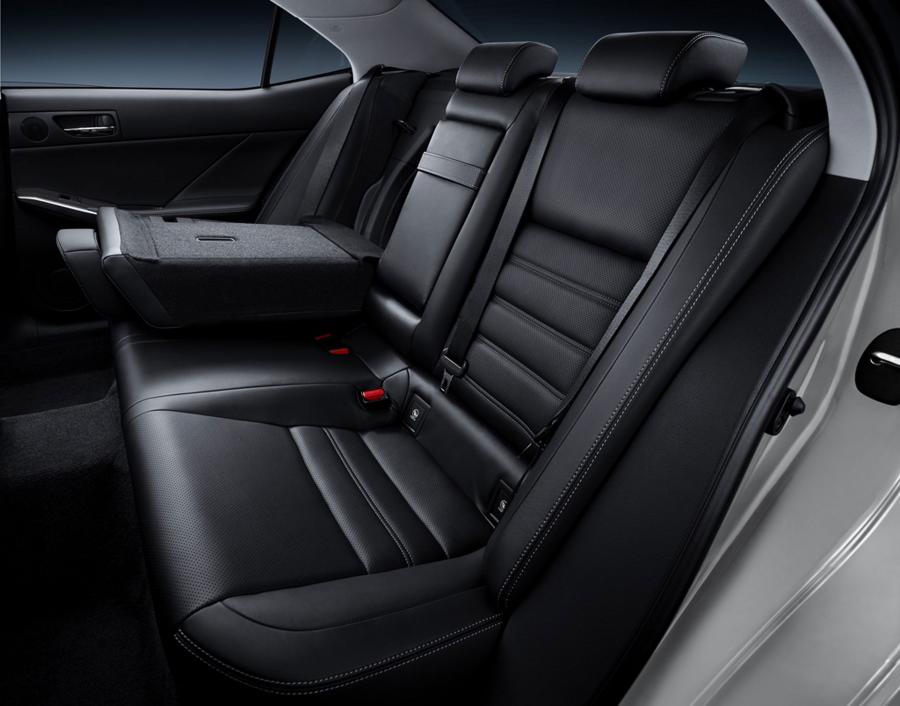  Lexus IS350 2013 года  (фото 6 из 33)